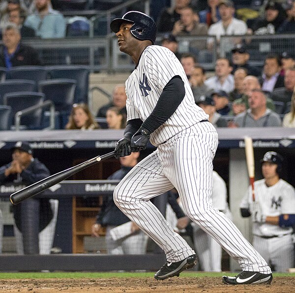 Carter batting for the New York Yankees in 2017