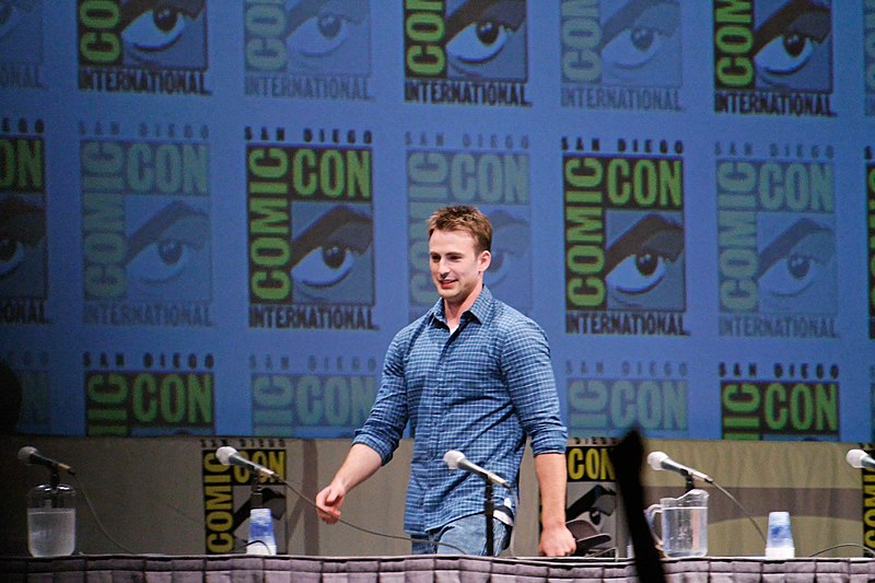 File:Chris Evans Comic-Con 2010.jpg