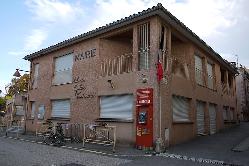 File:Corbère-les-Cabanes - Mairie.jpg