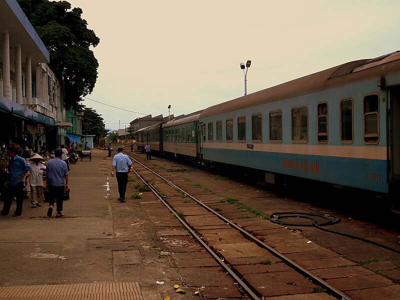 File:Danang Railway Stn 02.jpg