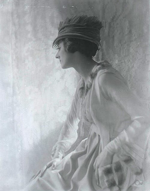 An illustration by Adolph de Meyer in Vogue in 1920