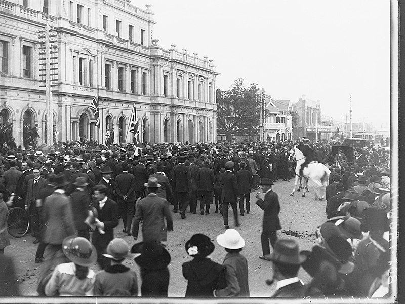 File:Declaration of the First World War, Victoria Square, Adelaide, South Australia(GN01360).jpg