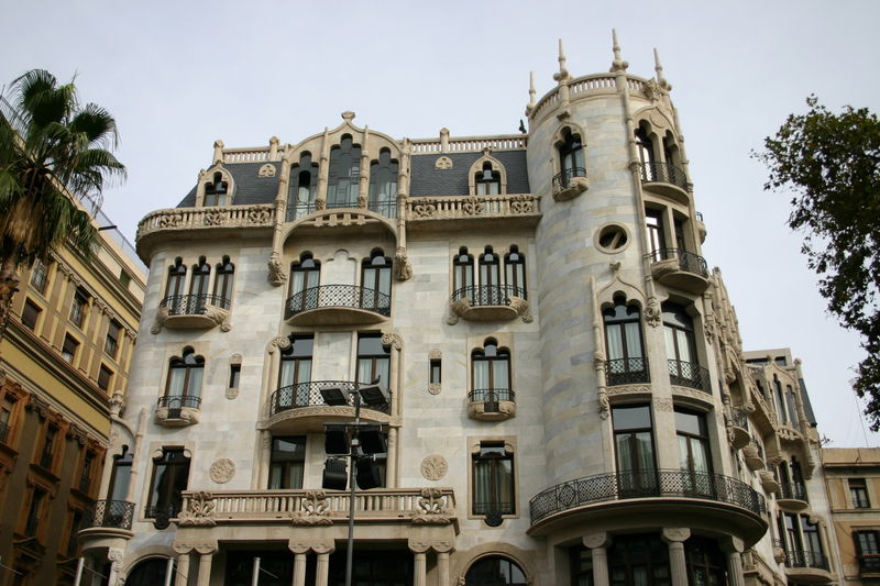 File:Domènech.i.Montaner.Casa.Fuster.1.Barcelona.JPG