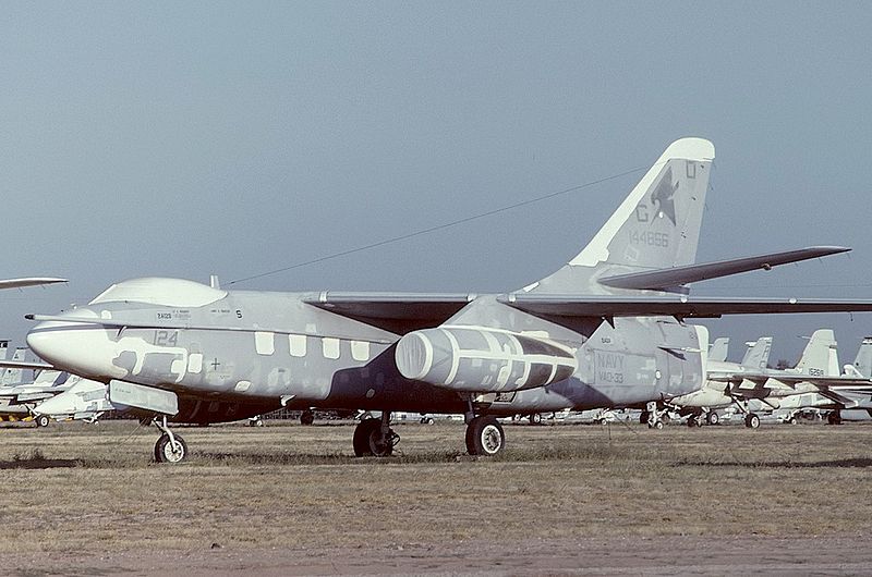 File:Douglas TA-3B Skywarrior, USA - Navy AN1598040.jpg