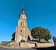 Vue sud-ouest de l'église Saint-Nicodème de Bourseul dans les Côtes d'Armor.