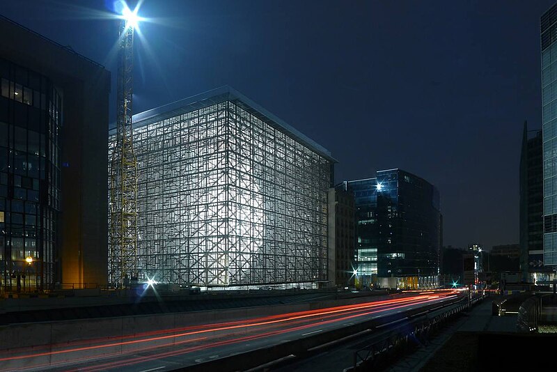 File:Europa building - under construction - night, 11 February 2016.jpg