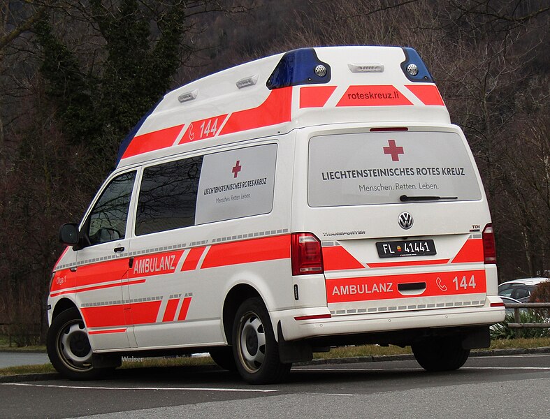 File:FL 41441 - ambulance series (-144-).jpg