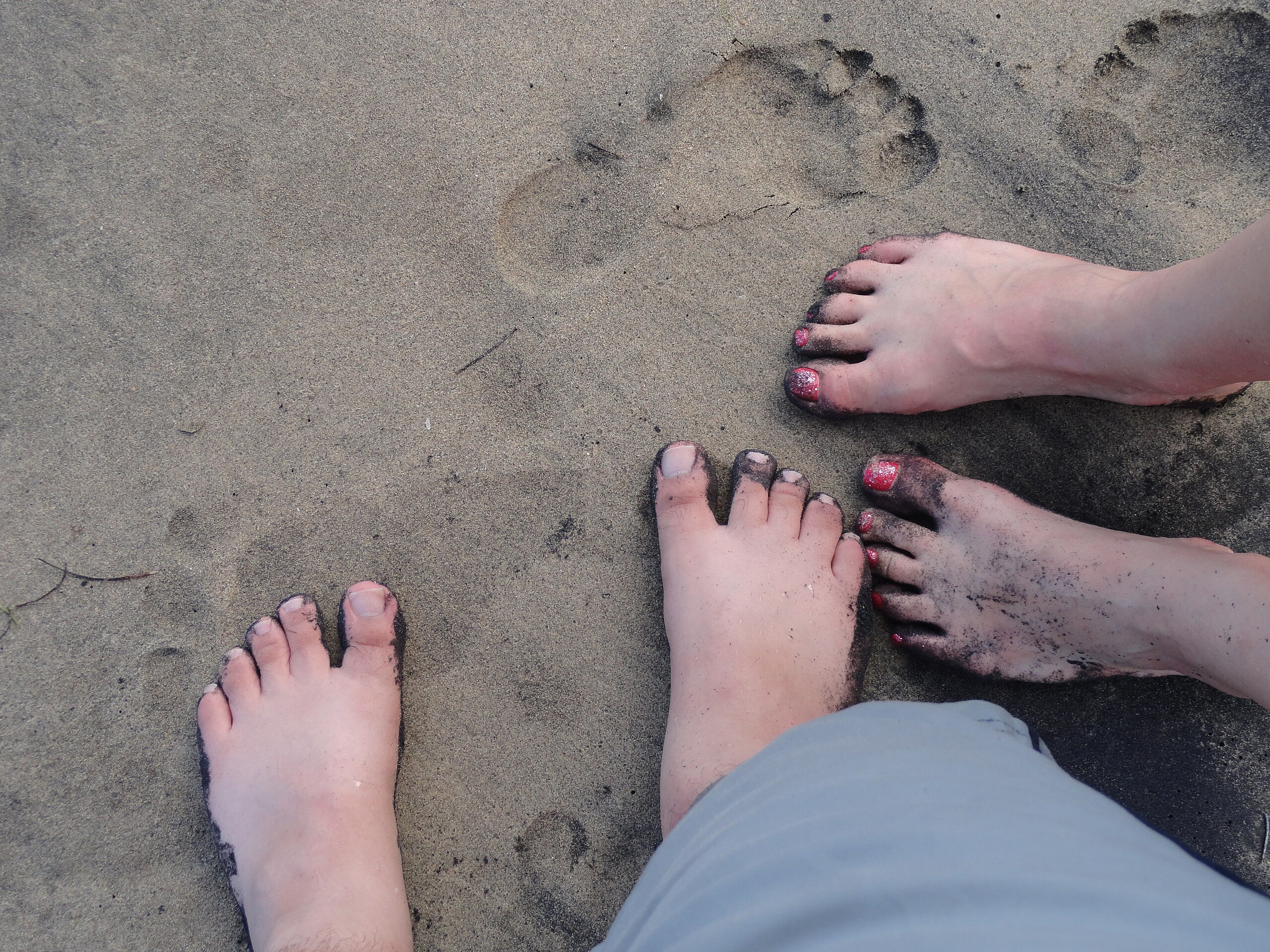 File:Feet in the black sand at Playa Negra, Vieques.JPG - Wikipedia
