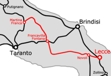 Panoramica delle linee ferroviarie che attraversano la provincia: in rosso la linea Martina Franca-Lecce (delle Ferrovie del Sud Est), in nero (fino a Lecce) le Ferrovie dello Stato