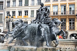 Fontaine-bartholdi-restauree.jpg