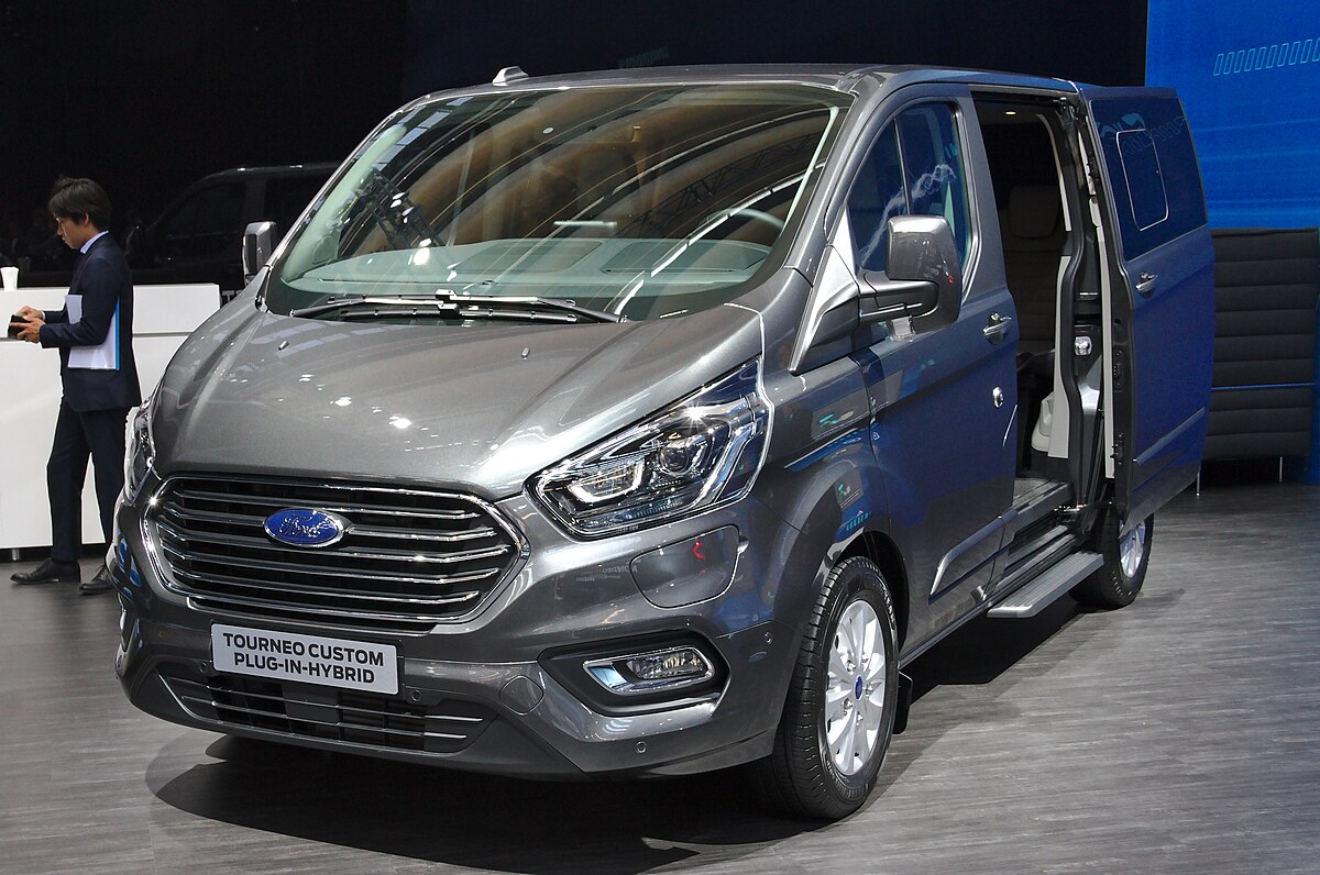 File:Ford Tourneo Custom PHEV at IAA 2019 IMG 0415.jpg - Wikipedia