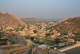 Vue sur la vieille ville d'Amber depuis le fort.