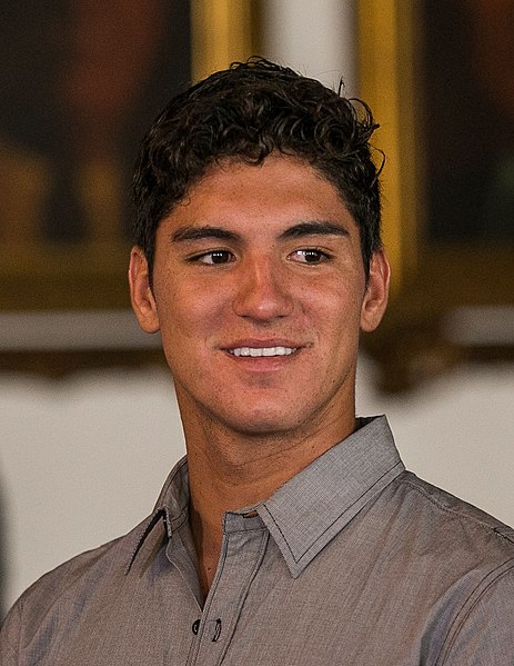 File:Gabriel Medina (2015).jpg