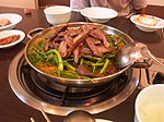 Món Gaegogi (thịt chó) hầm tại một nhà hàng ở Seoul, Hàn Quốc