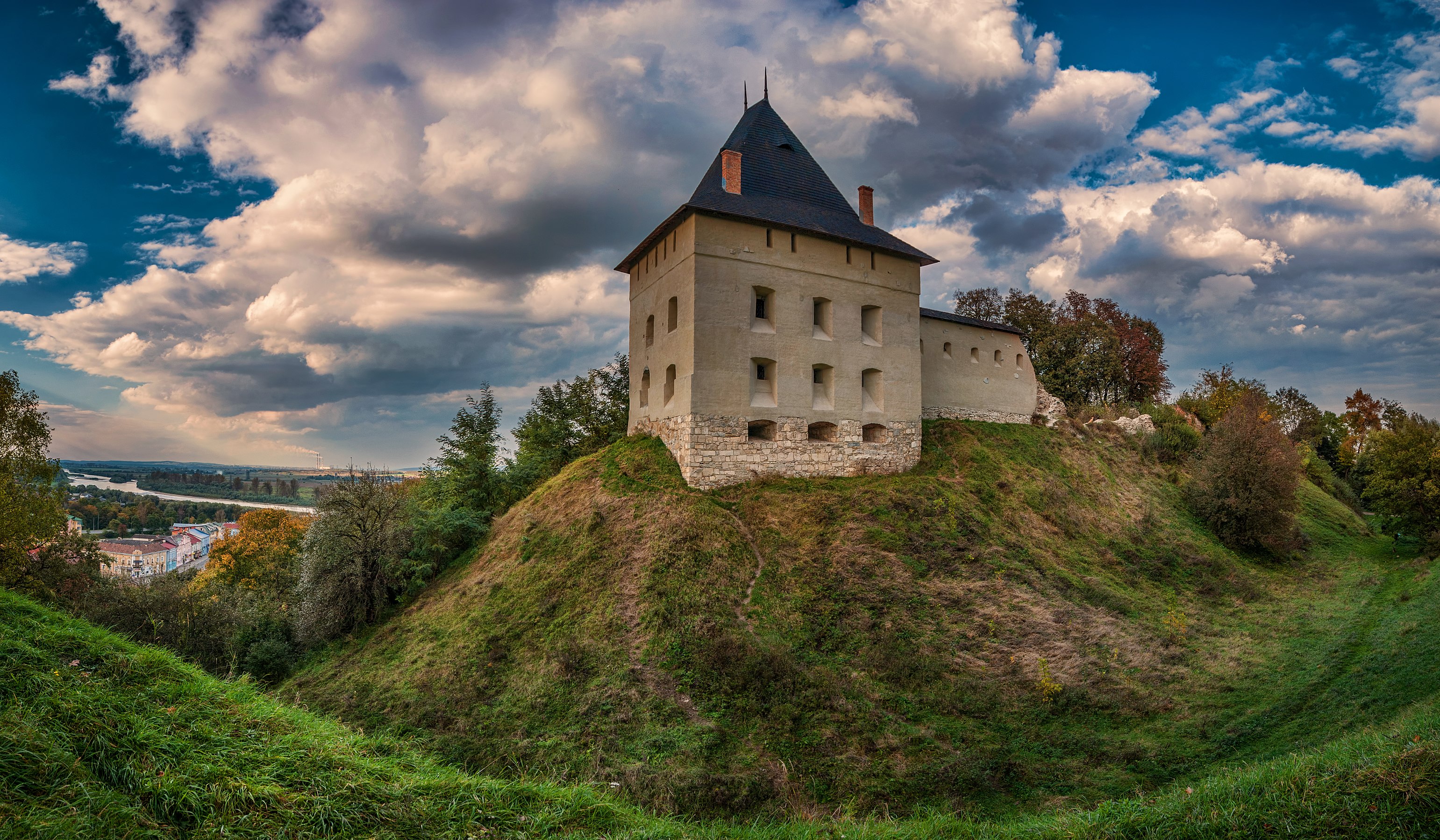 Halych Castle, Halych Photograph: Kateryna Baiduzha Licensing: CC-BY-SA-4.0