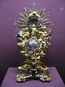 Rococo pax of 1726, for the Imperial Chapel of the Hofburg Palace in Vienna; by this time paxes were largely out of use in ordinary churches Geistliche Schatzkammer Wien 11.jpg