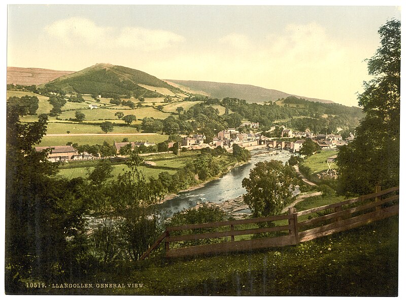 File:General view, Llangollen, Wales-LCCN2001703512.jpg