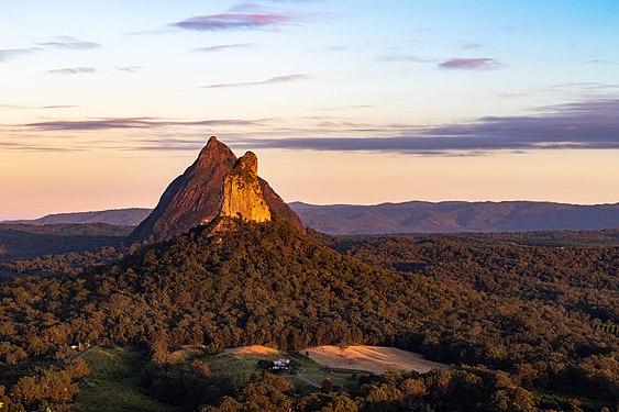 Glasshouse Mountains from Mt Ngungun 5 Photograph: User:Newretreads