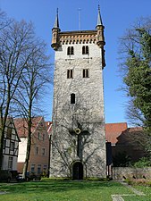 Gotische toren van de in 1741 afgebrande oude Mariakerk