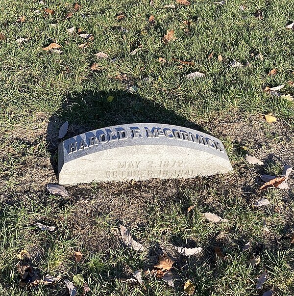 McCormick's grave at Graceland Cemetery