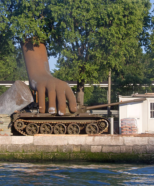 File:Handy Tank (7258175878).jpg