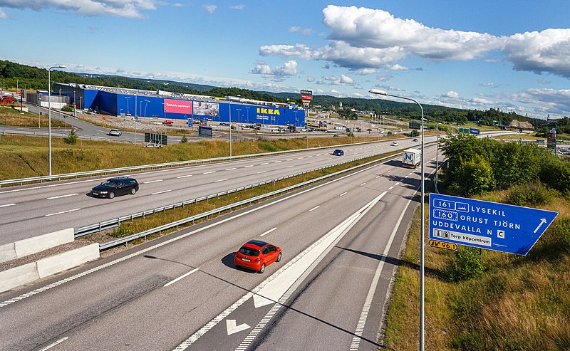 File:Highway E6 from Norra Länken bridge in Torp.jpg