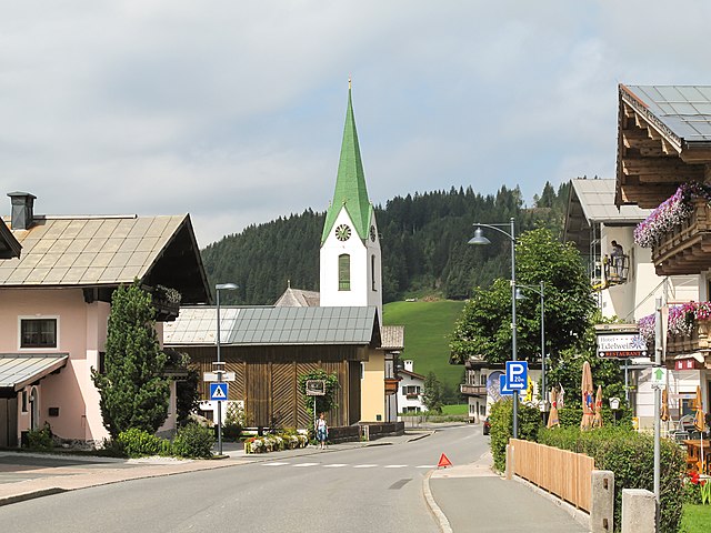 Hochfilzen, Turm der Katholischen Pfarrkirche Unsere Liebe Frau Maria Schnee