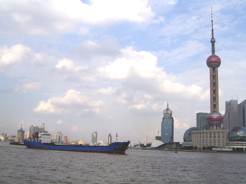 File:Huangpu River-The Bund.JPG