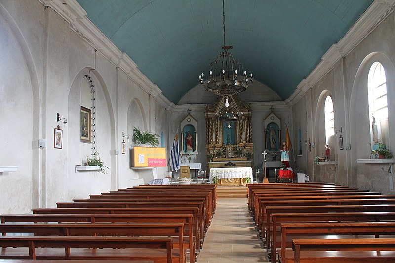 File:INTERIOR PARROQUIA SAN RAMON.JPG