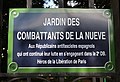 L'un des panneaux officiels d'entrée du Jardin des Combattants de la Nueve à Paris.