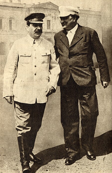 Tập_tin:Joseph_Stalin_and_Georgi_Dimitrov,_1936.jpg