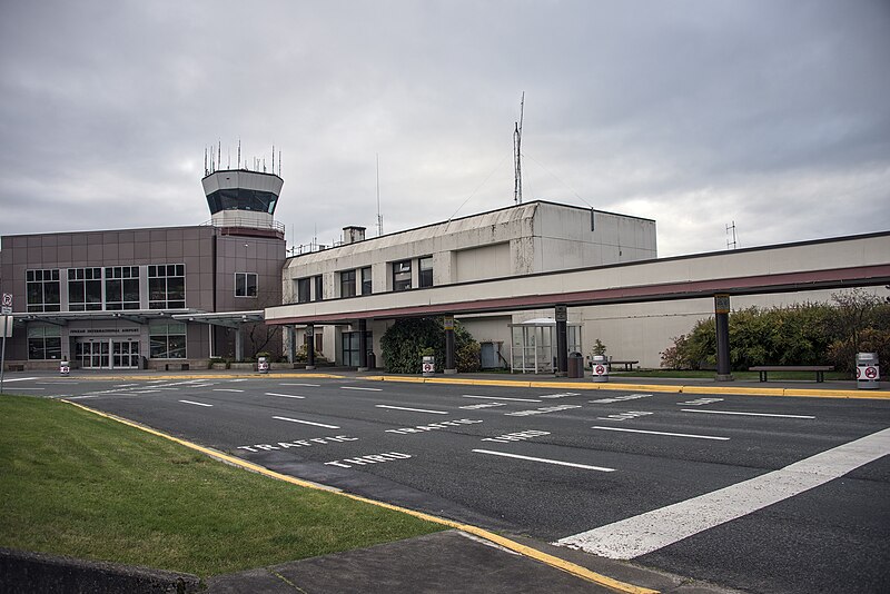 File:Juneau Airport Terminal 696.jpg