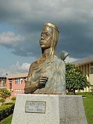 Statue som består av en kvinnetorso