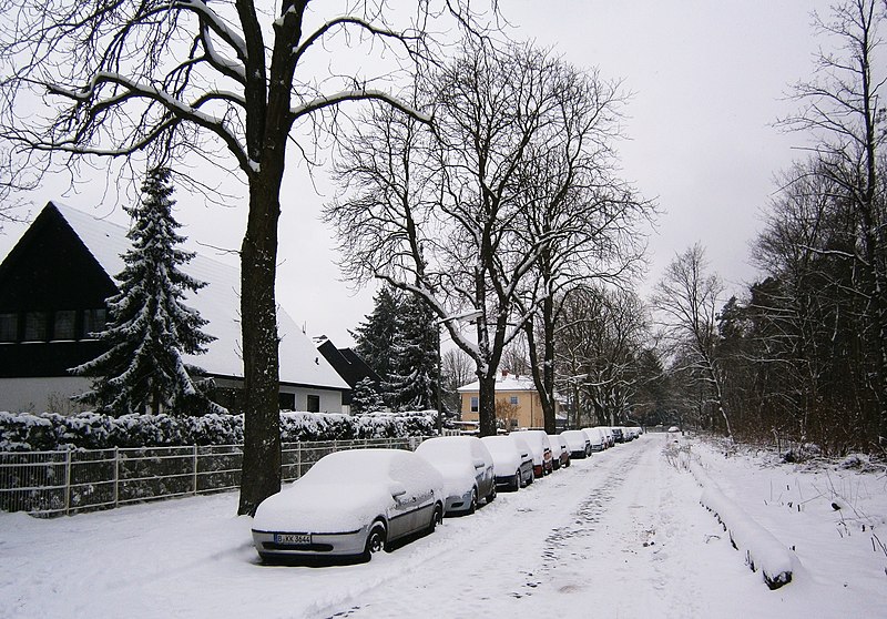 File:Konradshöhe Theresenweg West.JPG