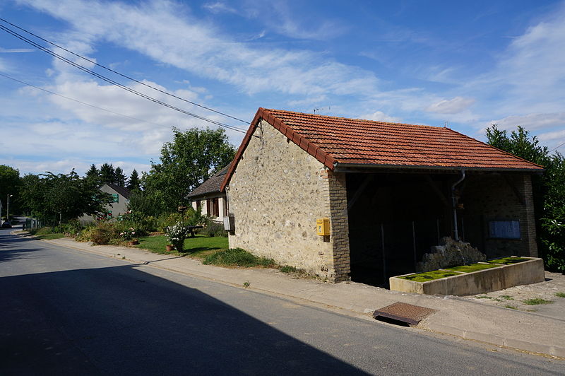 File:Lavoir 01012.JPG