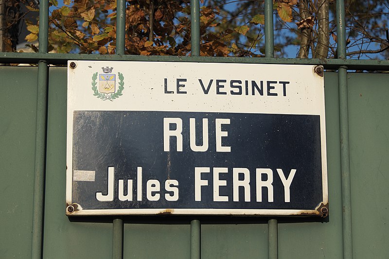 File:Le Vésinet Rue Jules Ferry 165.jpg