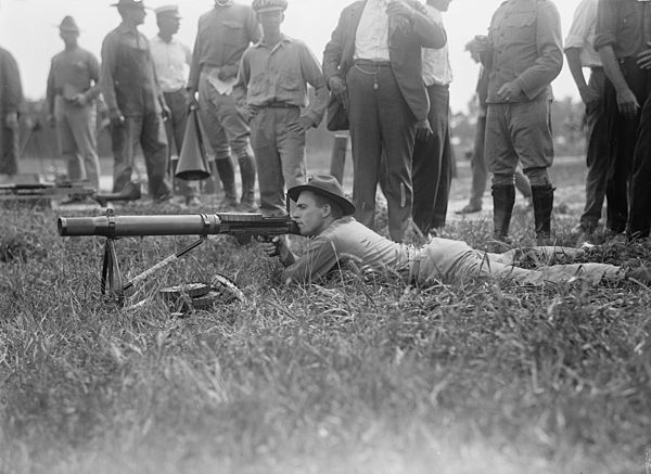 Lewis gun training, 1917