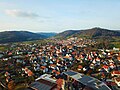 Blick auf die Ortsmitte, dahinter das Untertal der „Spiegelberger“ Lauter