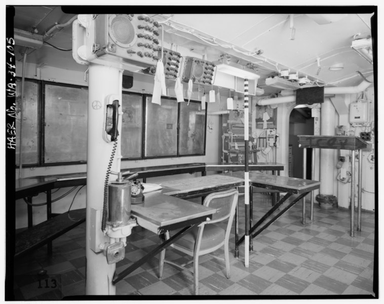 File:MOUNT 54 READY SERVICE ROOM - FORWARD LOOKING AFT. - U.S.S. HORNET, Puget Sound Naval Shipyard, Sinclair Inlet, Bremerton, Kitsap County, WA HAER WASH,18-BREM,3-105.tif