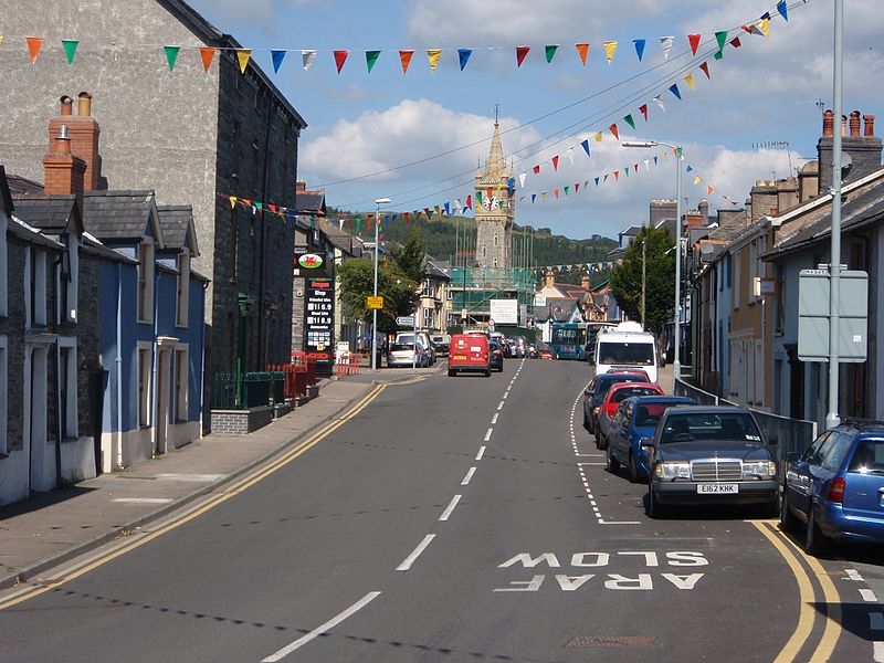 File:Machynlleth Town Clock (8061983744).jpg