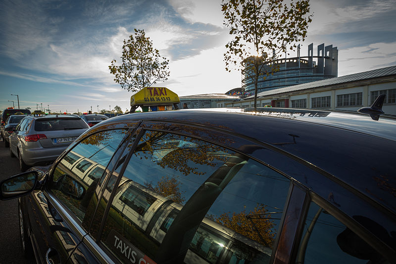 File:Manifestation taxis Parlement européen Strasbourg 24 octobre 2013 22.jpg