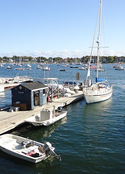 File:Marblehead Massachusetts harbor scene boats and water.JPG