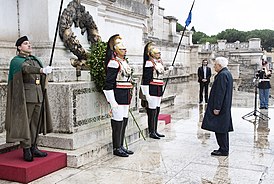 Президент Италии Серджио Маттарелла на могиле неизвестного солдата в Риме, 4 ноября 2022