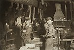 Barnarbetare vid en glasfabrik i Indiana, 1908.