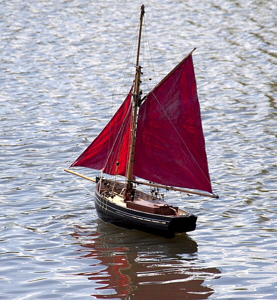 File:Model Yacht 2 (4592218224).jpg