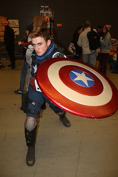 File:Montreal Mini-Comiccon 2014- Captain America (15784150780).jpg