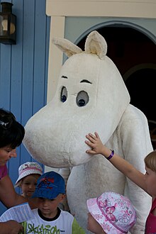 Moomin troll en el parque temático Moomin World, Naantali.