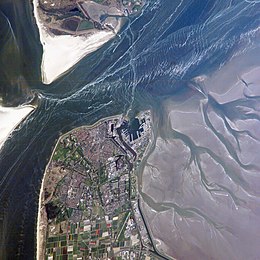 Satellitenaufnahme von Den Helder mit der Insel Texel, dem Marsdiep und der vorgelagerten Sandbank Noorderhaaks