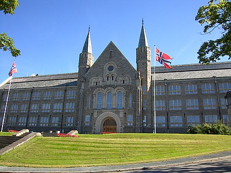 ไฟล์:NTNU_Trondheim_Mainbuilding.jpg