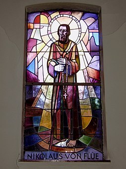 Vitráž znázorňující sv. Mikuláše z Flüe, Langen bei Bregenz, Rakousko